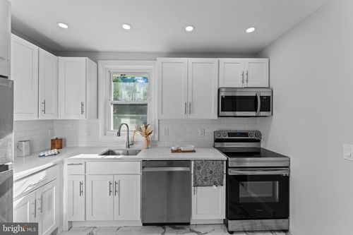2038 Naamans Creek Rd, UPPER CHICHESTER, PA, 19061-3342 | Card Image