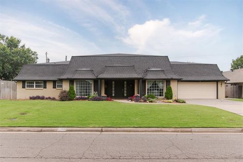 8625 Lakehurst Drive, Oklahoma City, OK, 73120 | Card Image