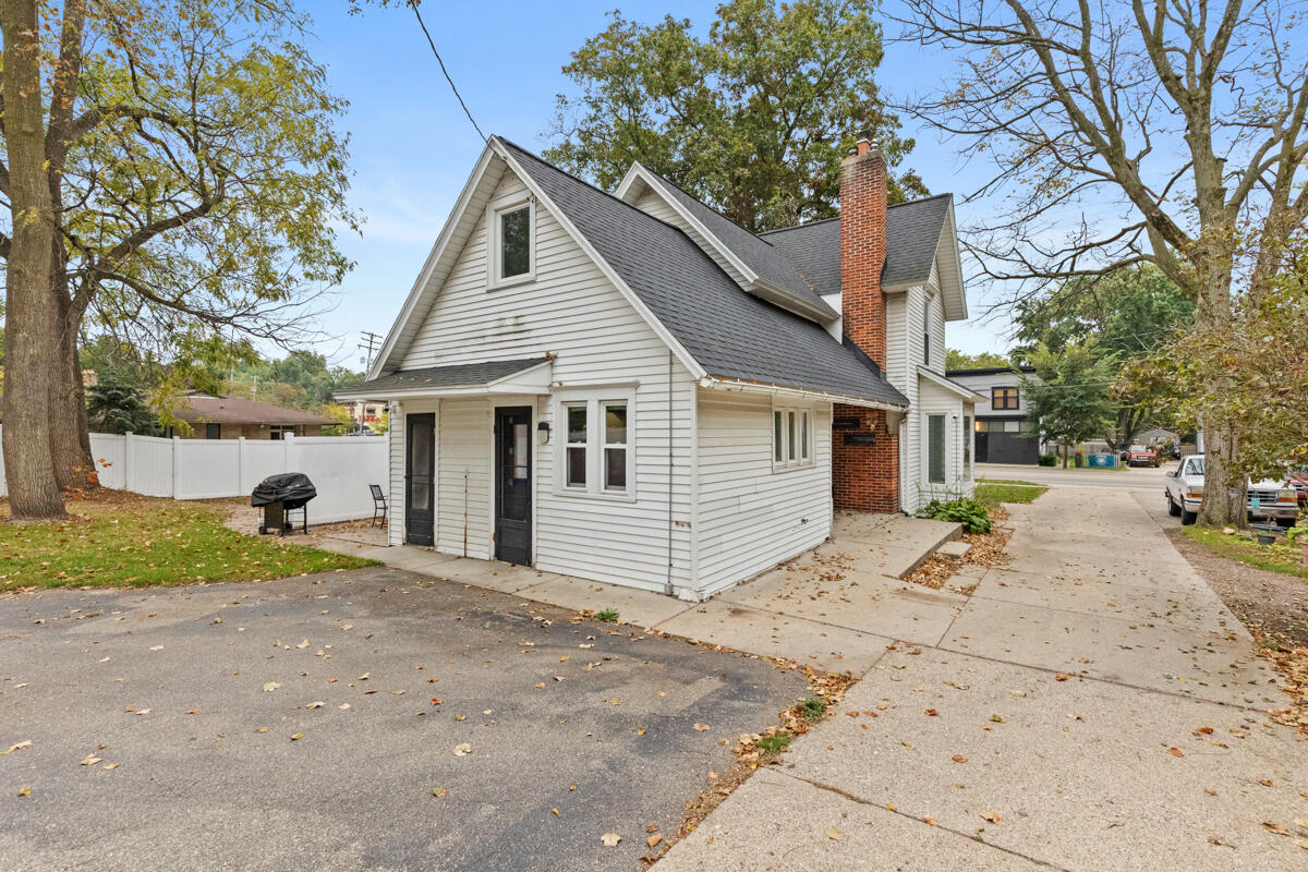 Leonard St, Grand Rapids, MI 49503