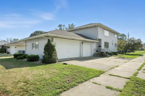 8904 Erie St, Highland, IN, 46322-1933 | Card Image