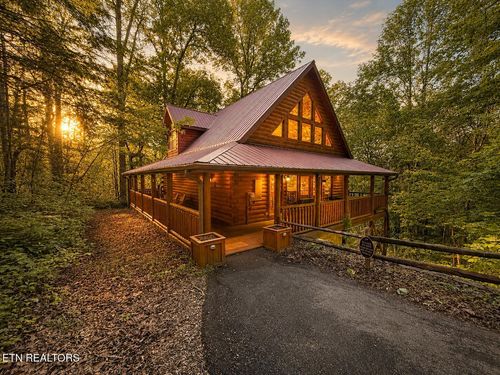 1630 Majestic Oak Way, Sevierville, TN, 37876 | Card Image