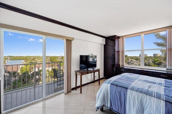 APT-402 - 4505 S Ocean Blvd, Condo with 2 bedrooms, 2 bathrooms and null parking in Highland Beach FL | Image 14