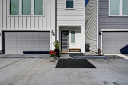 e-107 W Whitney St, Houston, TX, 77018-4514 | Card Image