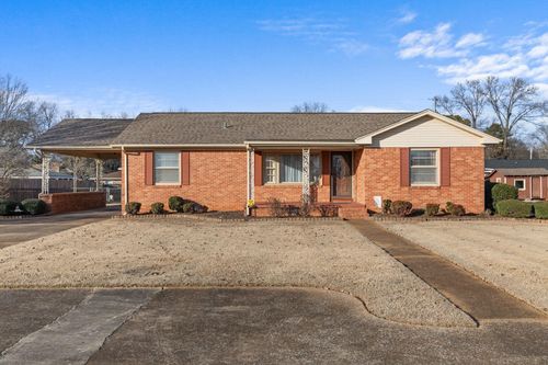 707 Tuxedo Ave, Muscle Shoals, AL, 35661-3451 | Card Image