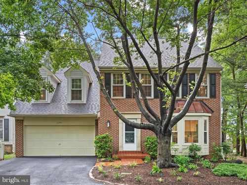 2300 Yvonnes Way, Dunn Loring, VA, 22027-1161 | Card Image