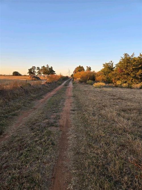 7751 Prairie Ridge Ln, Crescent, OK, 73028-8983 | Card Image