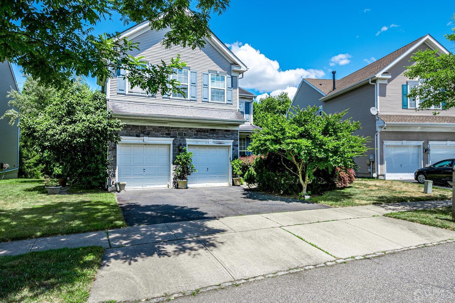 Fountayne Ln, Lawrence Township, NJ 08648