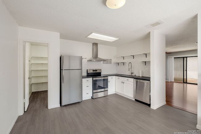 8147 Easy Meadow Dr, House other with 3 bedrooms, 2 bathrooms and null parking in Converse TX | Image 10