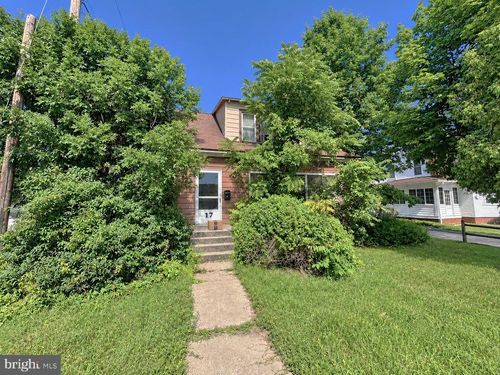 17 Whiteland Avenue, DOWNINGTOWN, PA, 19335 | Card Image