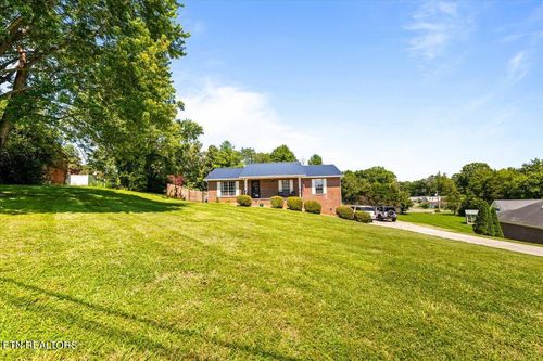 136 Grace Cir, Clinton, TN, 37716-6649 | Card Image