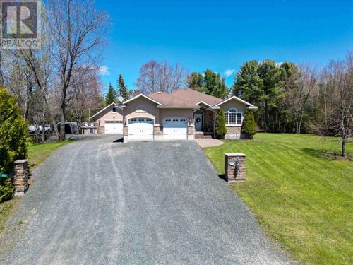 44 Oak Rd, Blind River, ON, P0R1B0 | Card Image