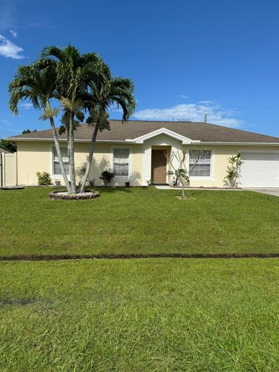 2117 Se Genoa Street, House other with 3 bedrooms, 2 bathrooms and null parking in Port St Lucie FL | Image 1