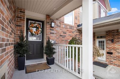 102 Par La Ville Cir, House attached with 3 bedrooms, 3 bathrooms and 3 parking in Stittsville ON | Image 2