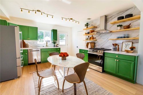 10816 Calvert, North Hollywood, CA, 91606 | Card Image