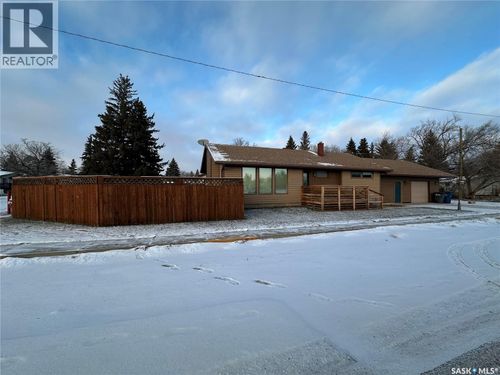 801 5th Ave, Whitewood, SK, S0G5C0 | Card Image