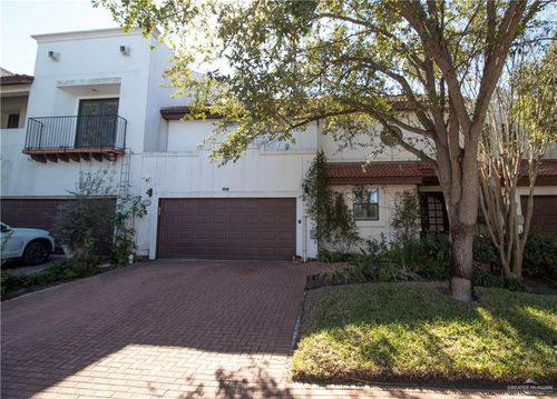 112 E Tearose Avenue, McAllen, TX, 78504 | Card Image