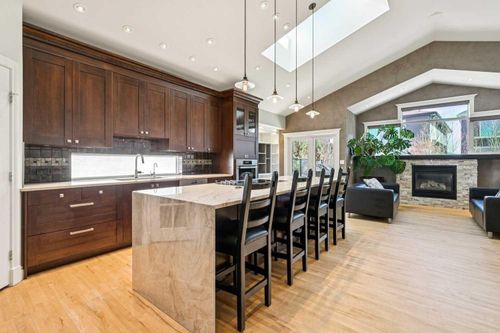 367 Discovery Pl Sw, Calgary, AB, T3H4N7 | Card Image