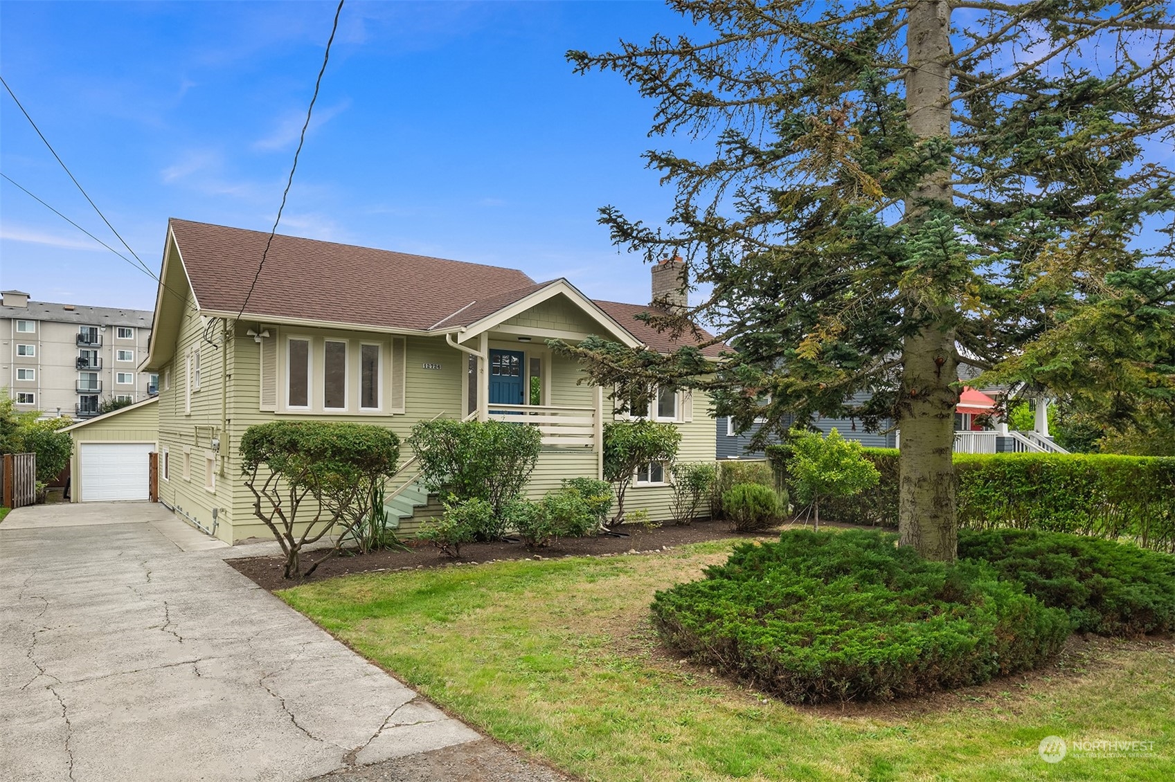 27th Ave, Seattle, WA 98125