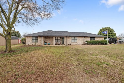 811 N 4th St, Jarrell, TX, 76537-1348 | Card Image
