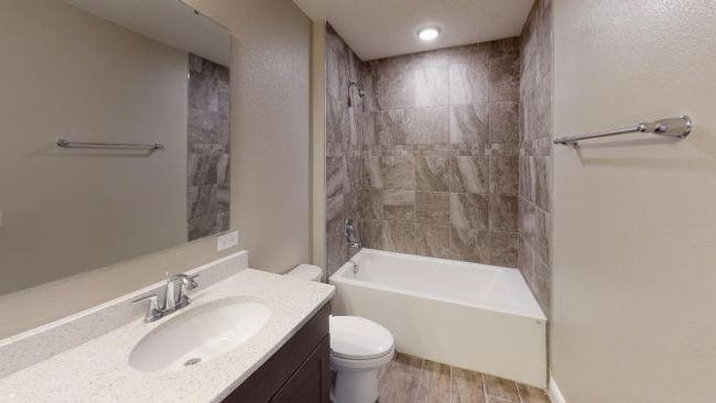 Model home - actual features may vary. | Image 15