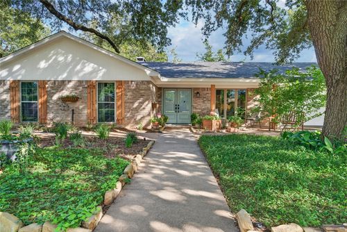 3206 Village Park Dr, Waco, TX, 76708-1582 | Card Image