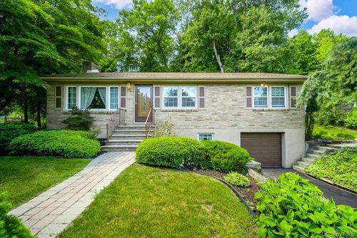 21 Midland Avenue, Woodbury, NY, 10917 | Card Image
