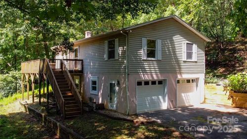560 Hunters Ridge Dr, Mills River, NC, 28759-7653 | Card Image
