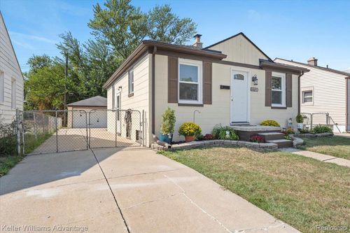 13728 Agnes St, Southgate, MI, 48195-1843 | Card Image