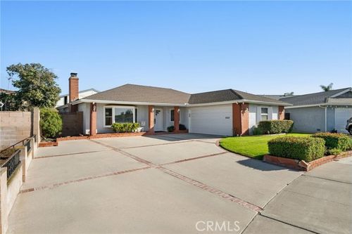 16092 Abajo Cir, Fountain Valley, CA, 92708-1312 | Card Image