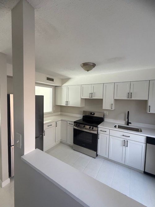 apt-c-16 Beals Cove Rd, Hingham, MA, 02043-2317 | Card Image