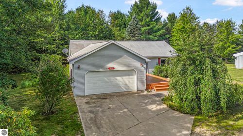2368 Langs Ln, Interlochen, MI, 49643-9691 | Card Image
