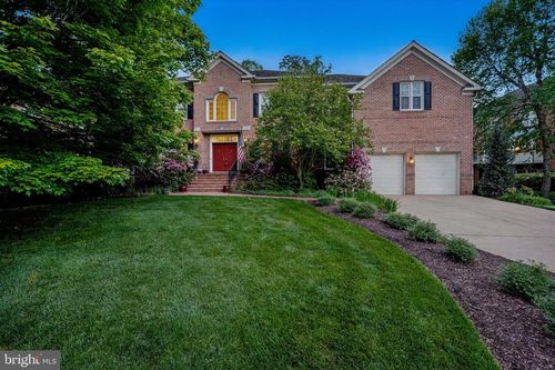 1813 Solitaire Ln, MCLEAN, VA, 22101-4218 | Card Image
