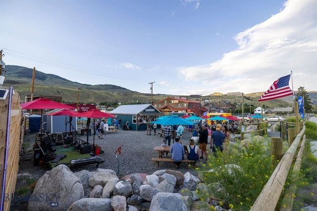 Charming Town of Gardiner | Image 55