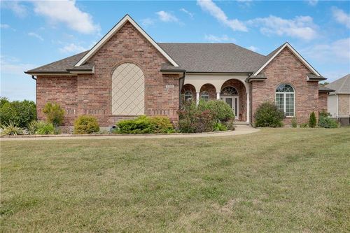1200 Sw Foxtail Dr, Grain Valley, MO, 64029-9073 | Card Image