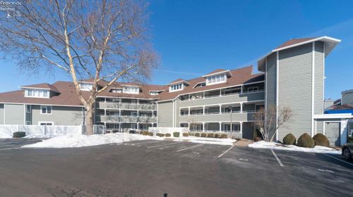 81 Marina Point Dr, Sandusky, OH, 44870-6511 | Card Image