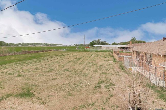 5511 N River Rd, House other with 3 bedrooms, 2 bathrooms and 2 parking in Port Allen LA | Image 14