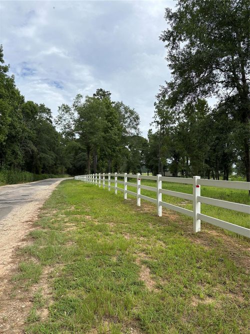 1263 Old Providence Rd, Livingston, TX, 77351-5799 | Card Image