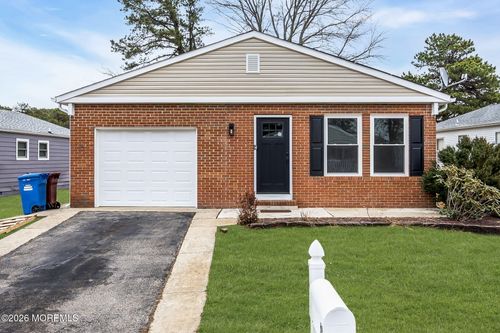 15 Roxton Pl, Toms River, NJ, 08757-6152 | Card Image