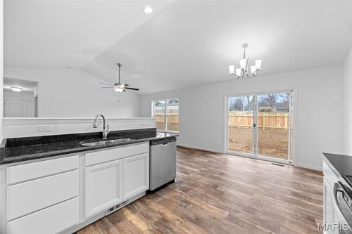 906 Gimli Ln, Wright City, MO, 63390-3510 | Card Image