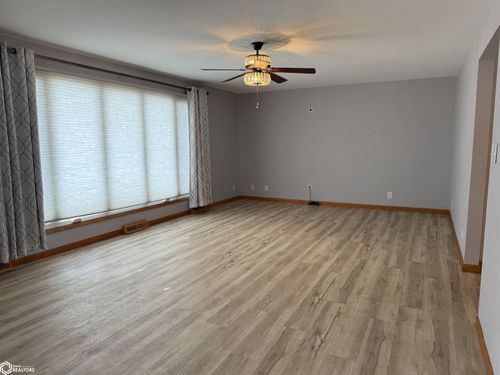 1601 N Main St, Carroll, IA, 51401-1529 | Card Image