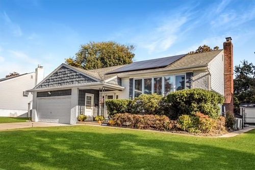 139 Roxton Rd, Plainview, NY, 11803-1143 | Card Image