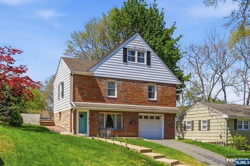 31 Dacotah Ave, Oakland, NJ, 07436-2112 | Card Image