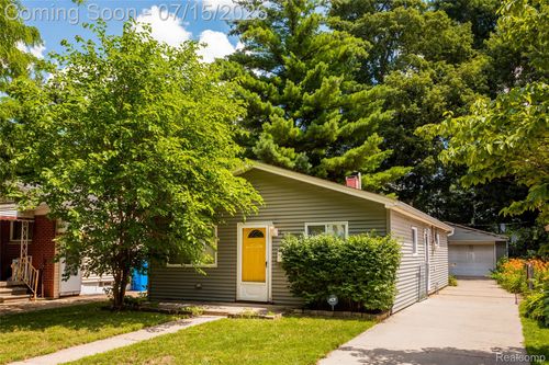 27842 Lenox Ave, Madison Heights, MI, 48071-2730 | Card Image