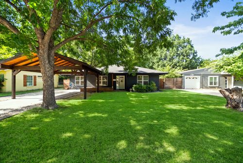 702 Crescent St, Denton, TX, 76201-2810 | Card Image