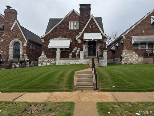 8635 Partridge Ave, Saint Louis, MO, 63147-1311 | Card Image