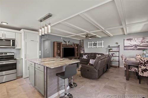 352-352 Saxony Trl, Delray Beach, FL, 33446 | Card Image