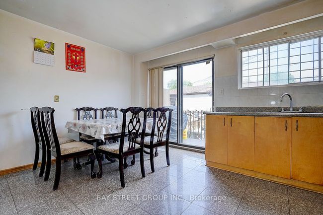 144 Wolseley St, House attached with 7 bedrooms, 3 bathrooms and null parking in Toronto ON | Image 7
