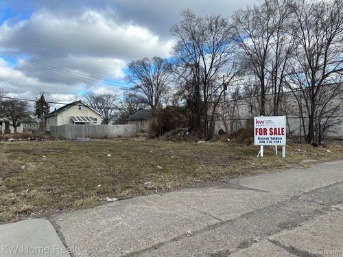 15738 Livernois Ave, Detroit, MI, 48238-1320 | Card Image