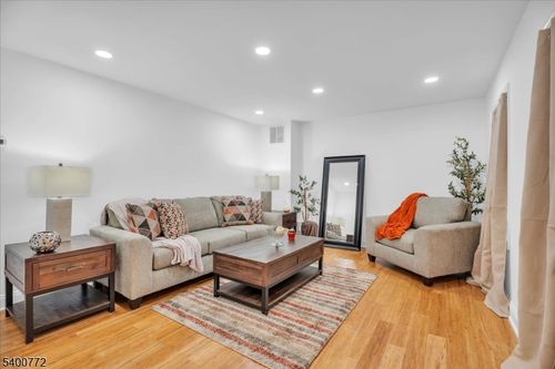 348 Silk St, LAWNSIDE, NJ, 08045-1665 | Card Image