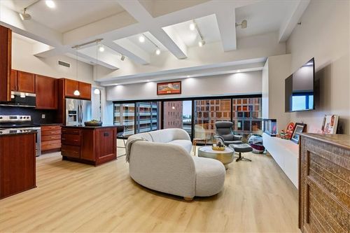 508-1101 Walnut St, Kansas City, MO, 64106-4200 | Card Image